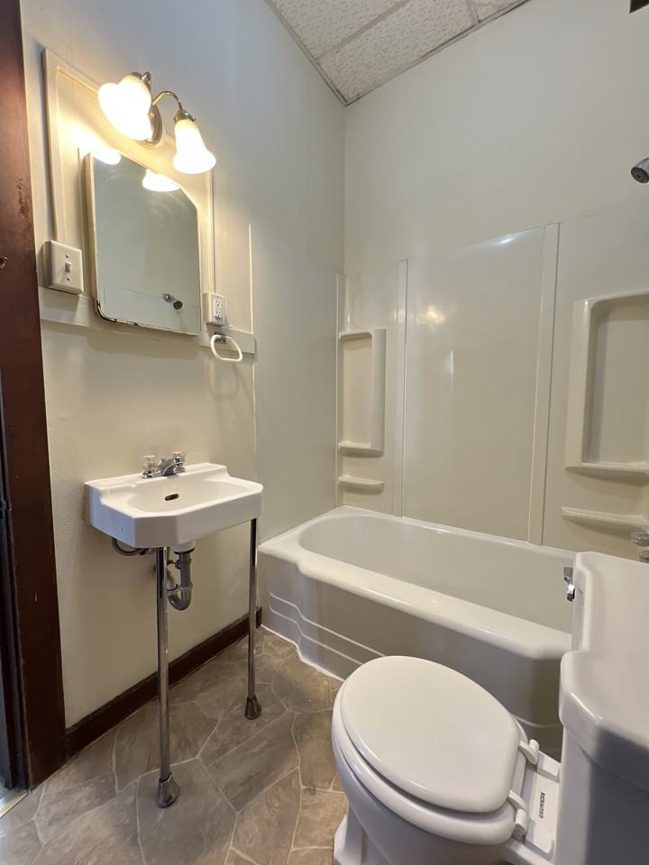 1260 University Ave #1 - Photo 6 of 8