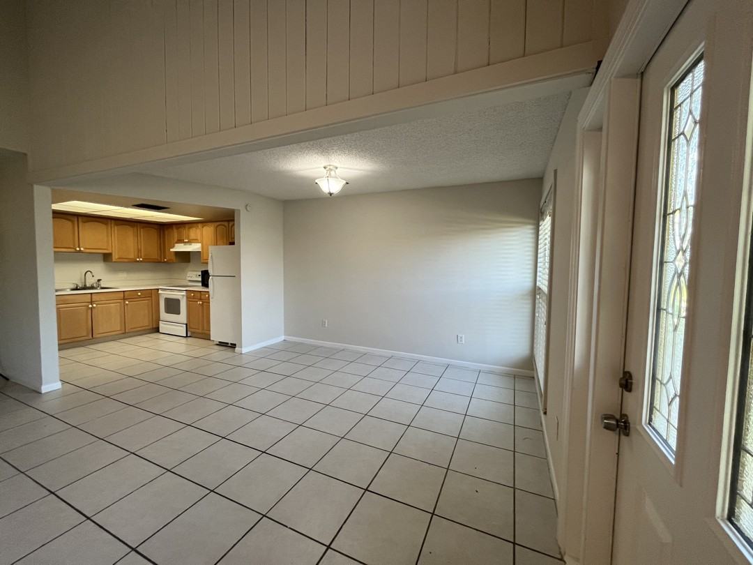7247 Albany Rd #1 - Photo 5 of 22