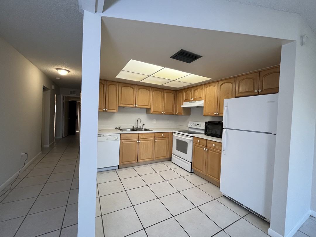 7247 Albany Rd #1 - Photo 6 of 22