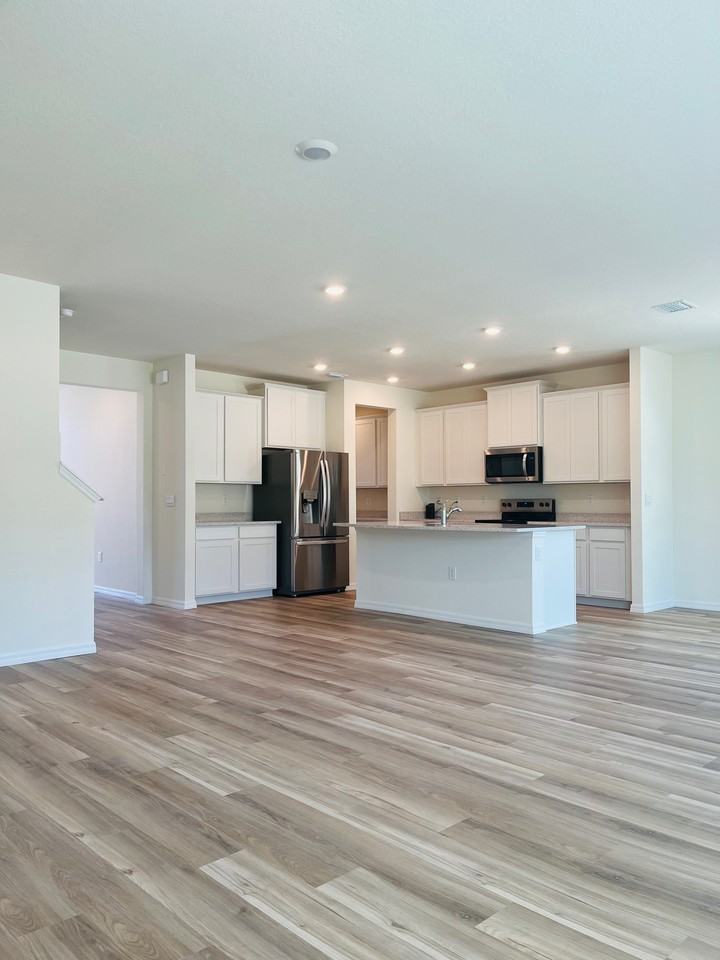 5305 Sw 52nd Ct - Photo 3 of 15