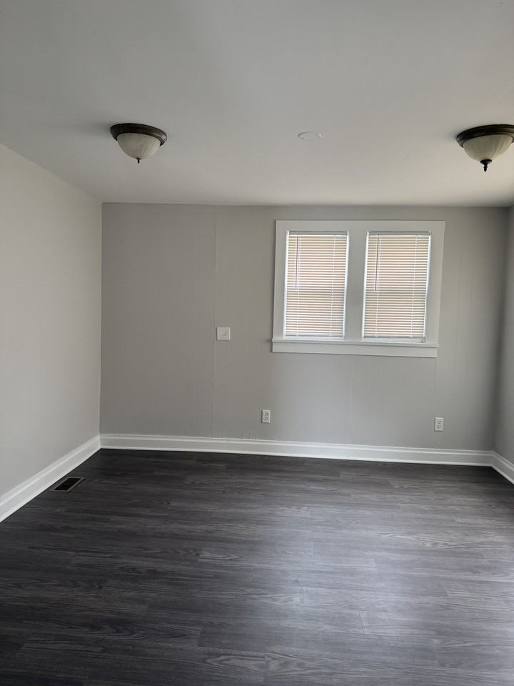 500 E 1st St #1 - Photo 5 of 10