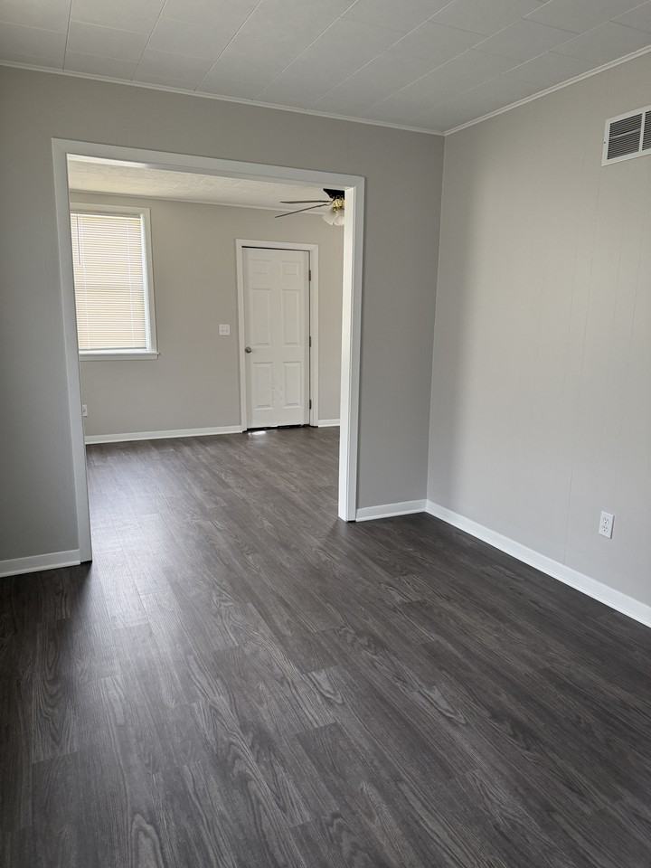 500 E 1st St #1 - Photo 6 of 10