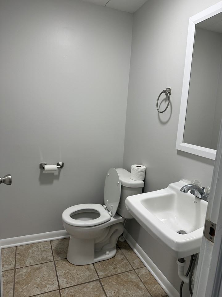 500 E 1st St #1 - Photo 7 of 10