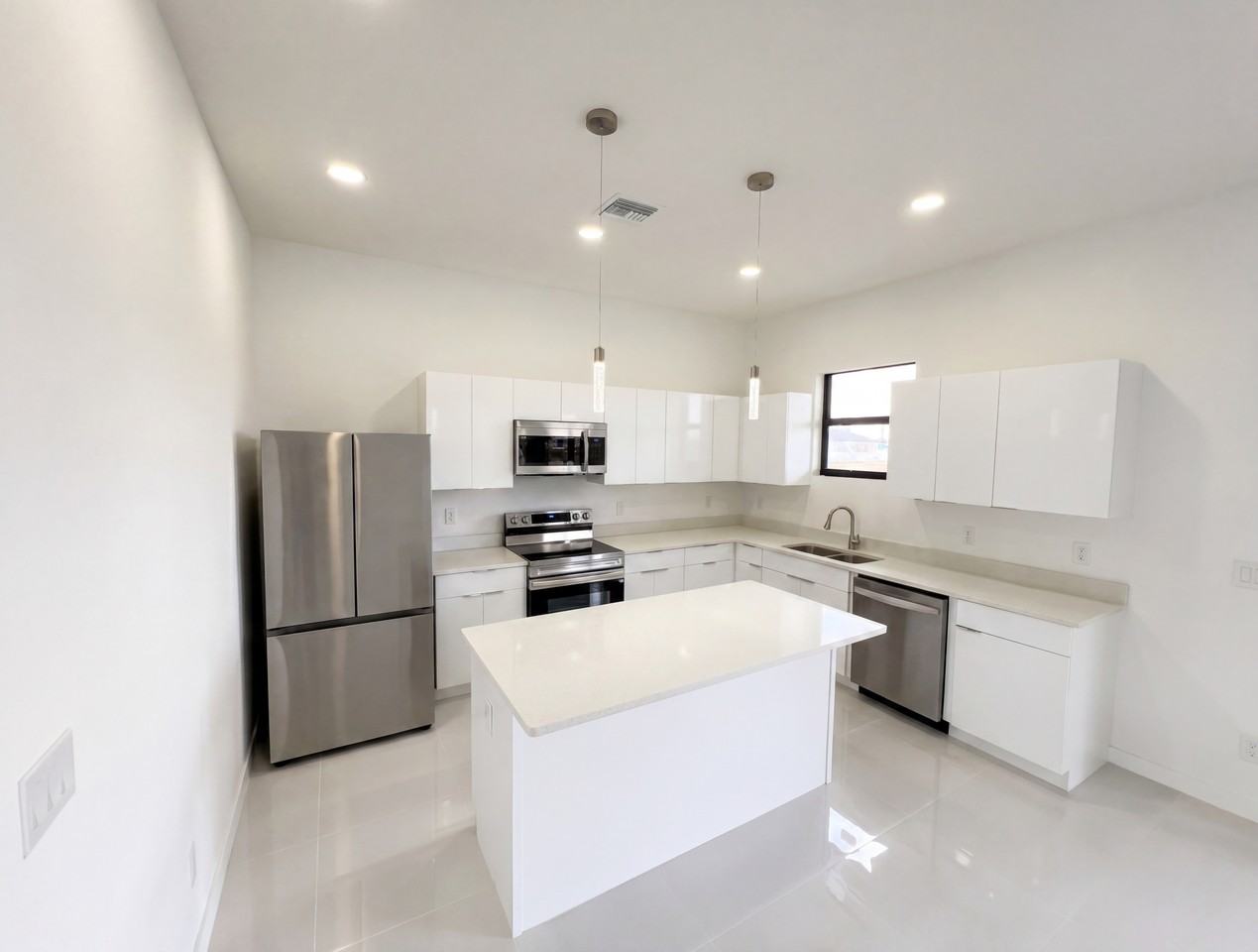 4402 Northwest 34th Terraceclientes@realtymiamigroup.com #1 - Photo 4 of 24