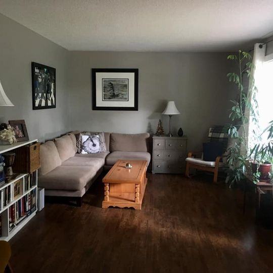 215 Trader Cres Uppr - Photo 2 of 19