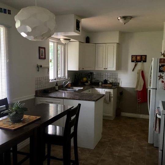 215 Trader Cres Uppr - Photo 3 of 19