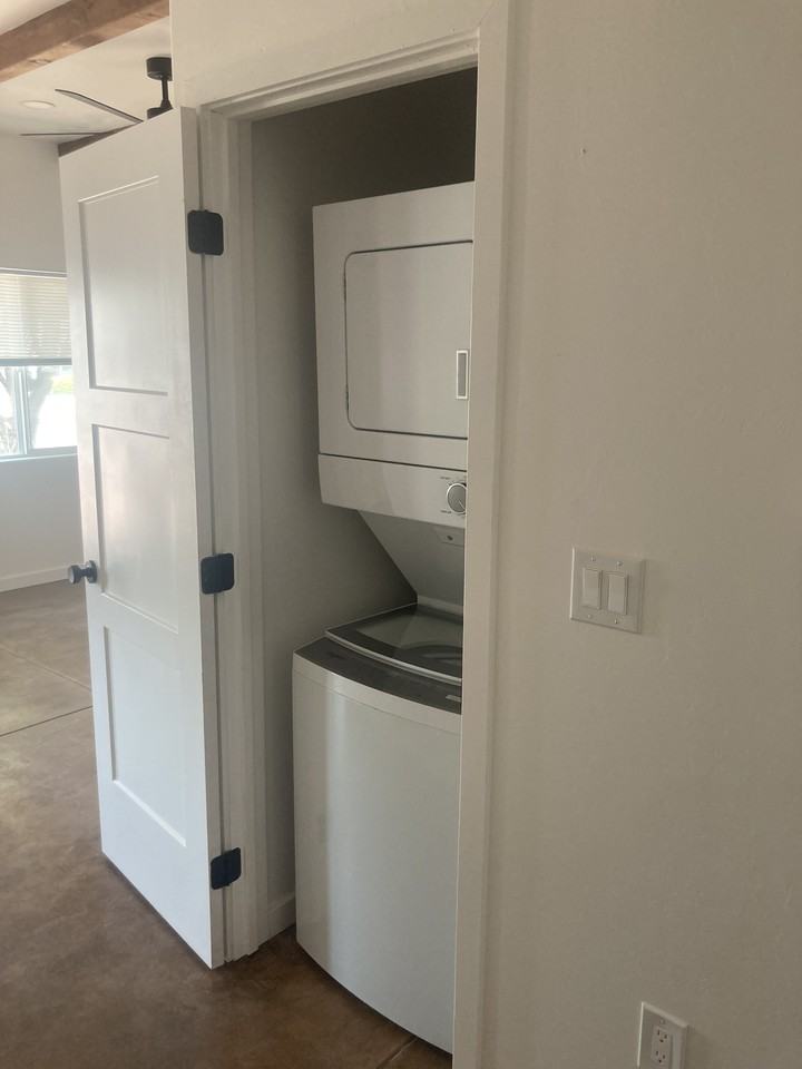 1050 E Water St #1 - Photo 5 of 12