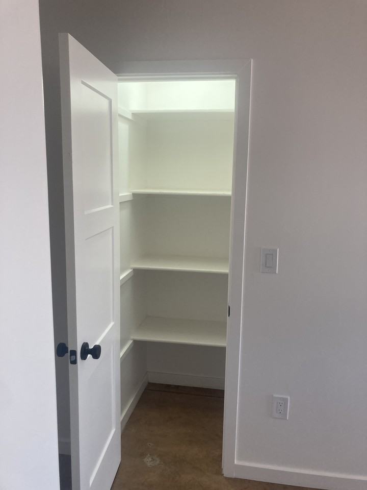 1050 E Water St #1 - Photo 6 of 12