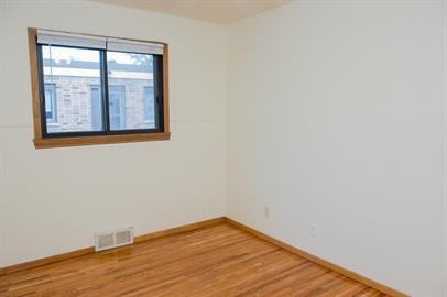 1209 Broadway N #3 - Photo 4 of 8