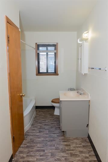 1209 Broadway N #3 - Photo 5 of 8