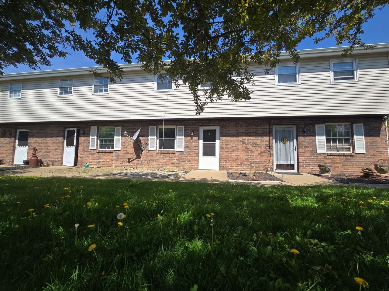 Parkridge Dr - Photo 2 of 18
