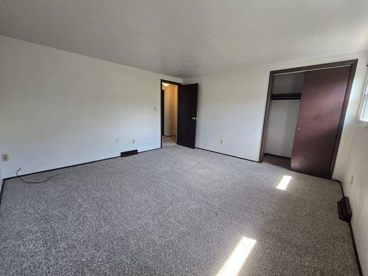 Parkridge Dr - Photo 7 of 18