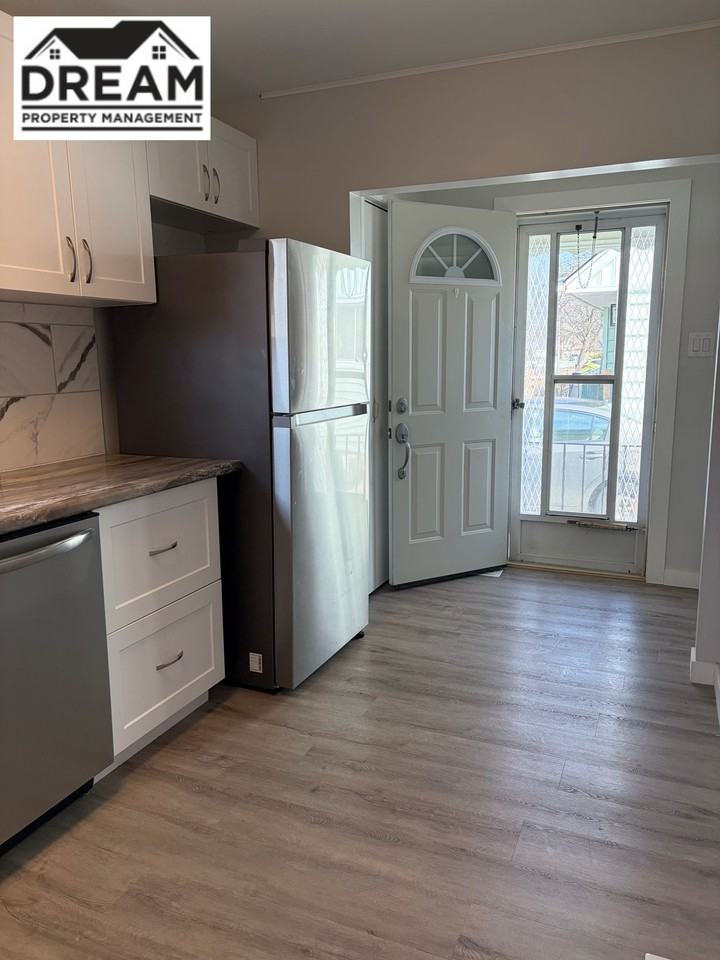 727 Oak Ave #1 - Photo 3 of 18