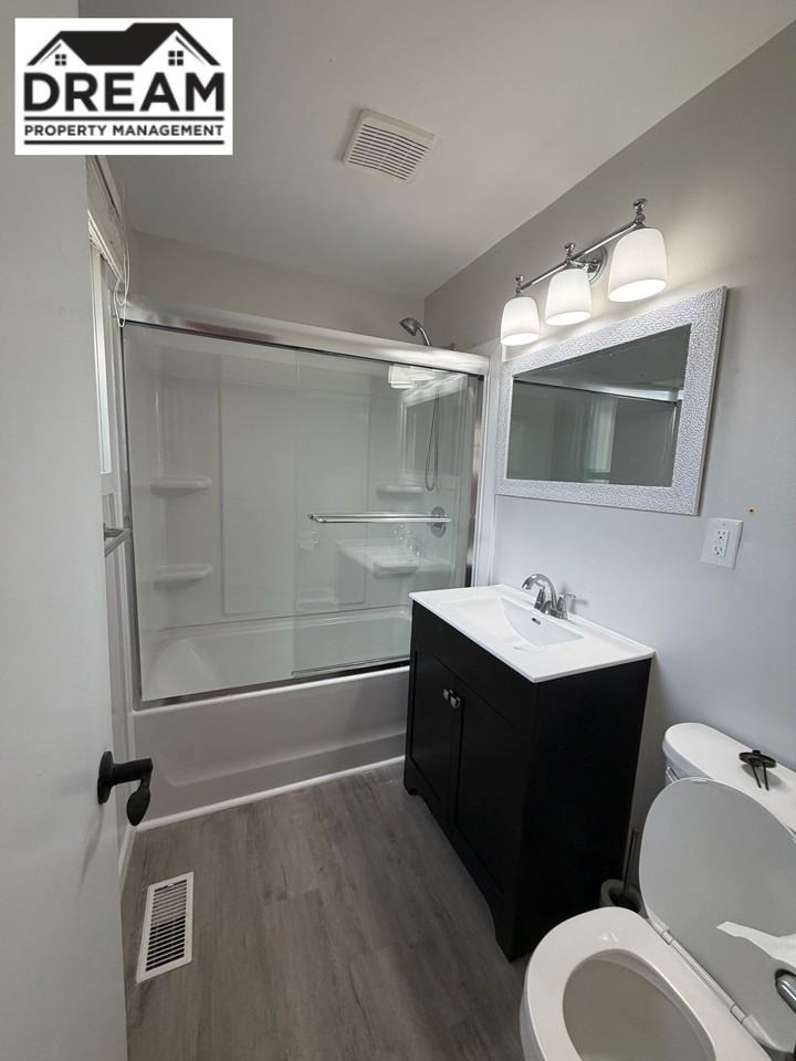 727 Oak Ave #1 - Photo 5 of 18