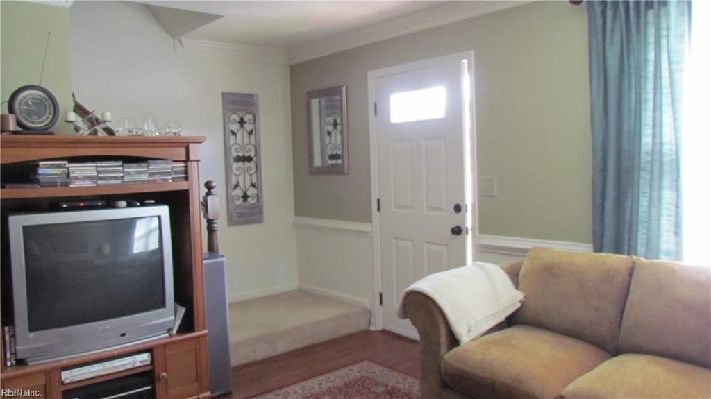 350 San Roman Dr #1 - Photo 3 of 32