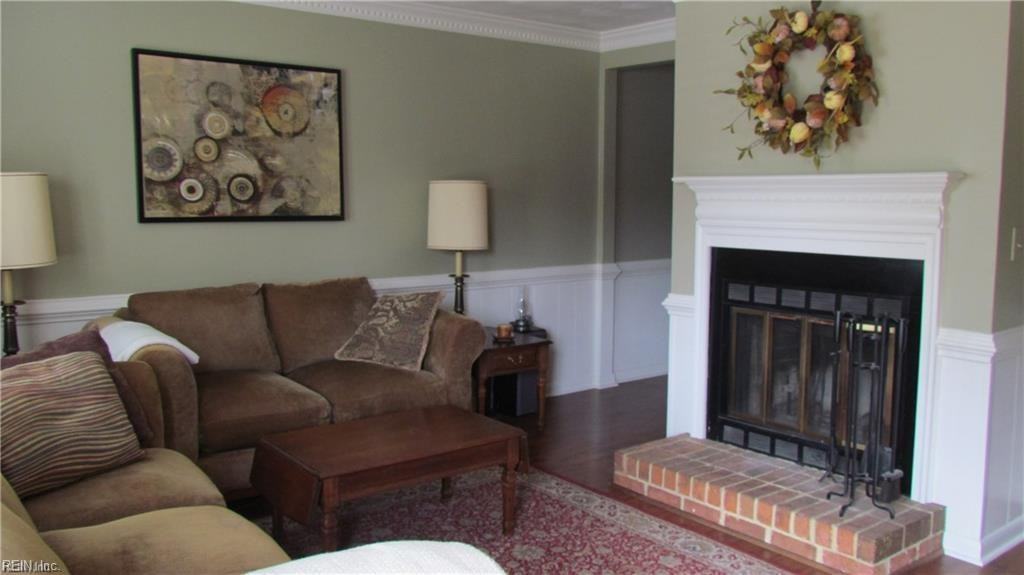 350 San Roman Dr #1 - Photo 5 of 32