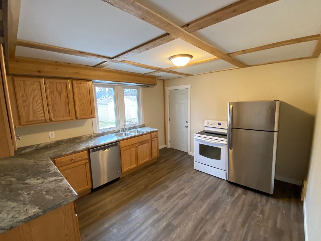 1428 N 4th St #1 - Photo 4 of 10