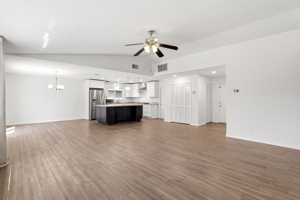 7326 Wethersfield Dr #1 - Photo 4 of 20