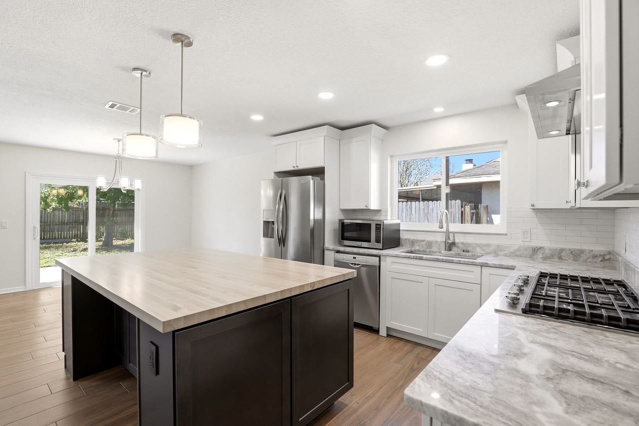 7326 Wethersfield Dr #1 - Photo 5 of 20