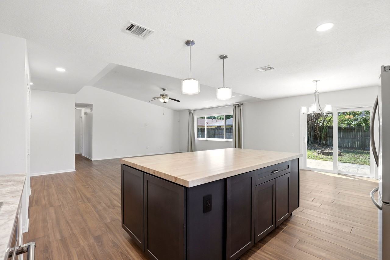 7326 Wethersfield Dr #1 - Photo 6 of 20