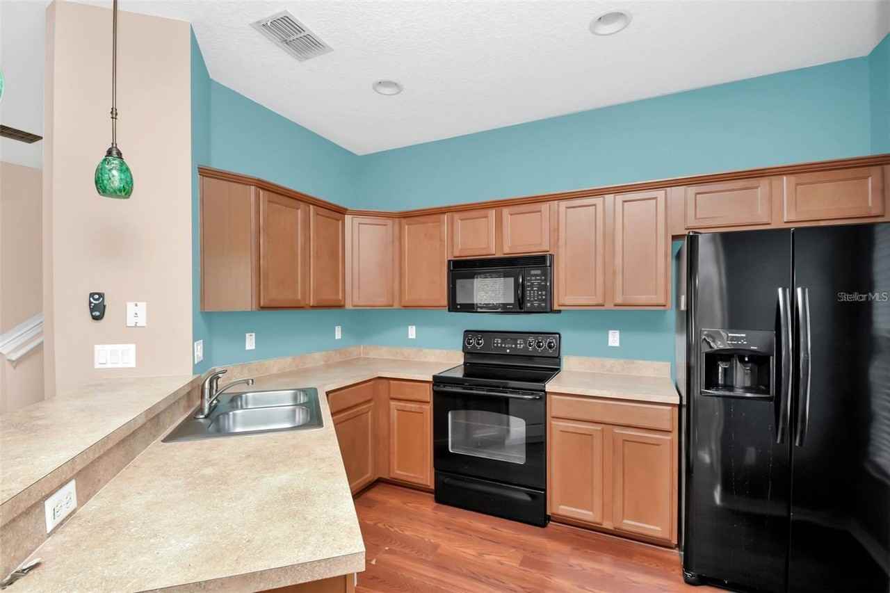 3717 Clubside Pointe Dr #1 - Photo 4 of 20