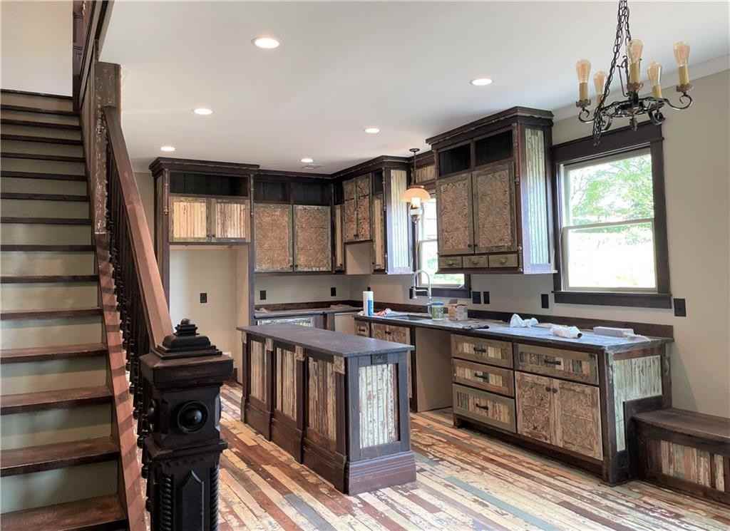 185 W Moreno St #1 - Photo 4 of 11