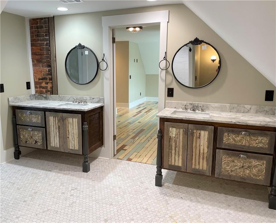 185 W Moreno St #1 - Photo 7 of 11
