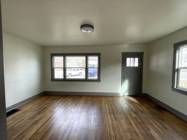 220 E Chelan Ave #220 - Photo 4 of 17