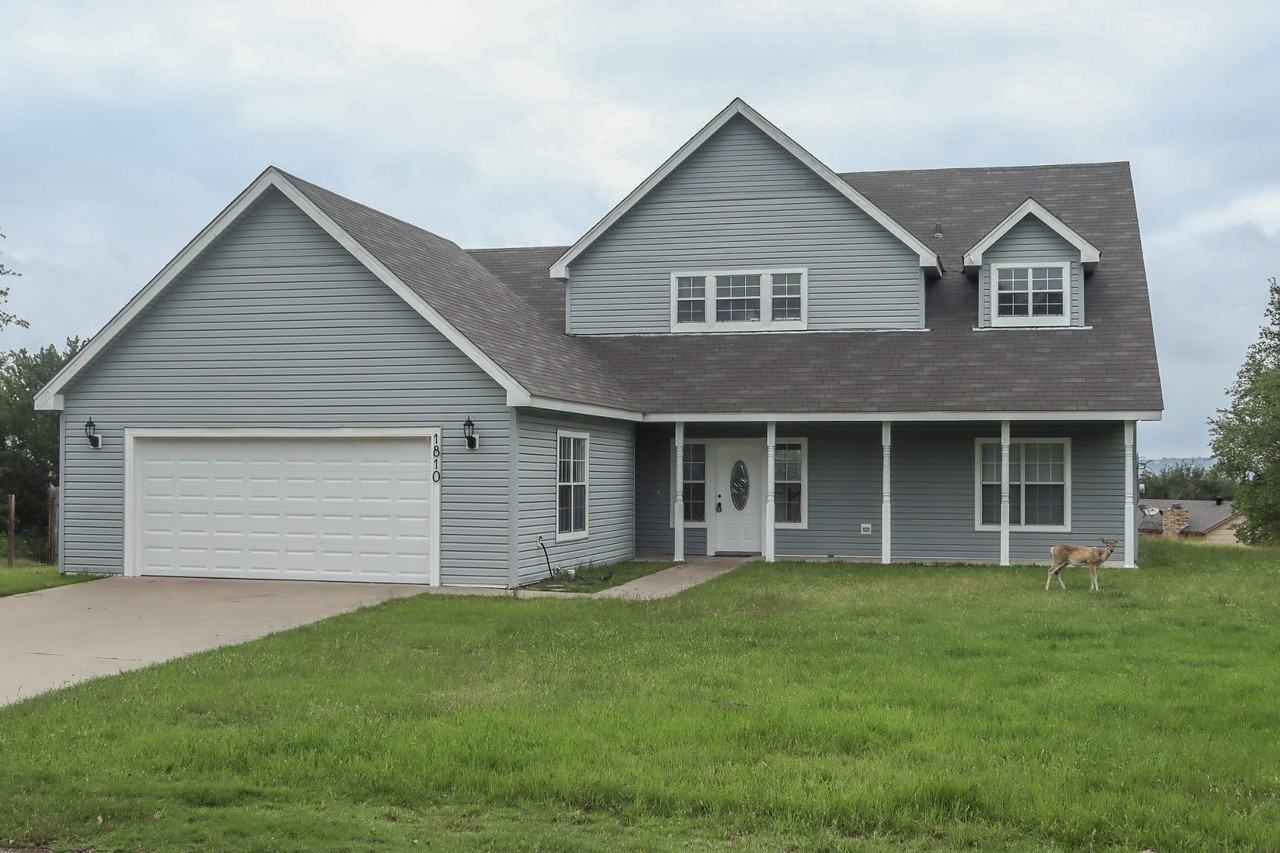 1810 Mesa Oaks Cir #1 - Photo 3 of 38