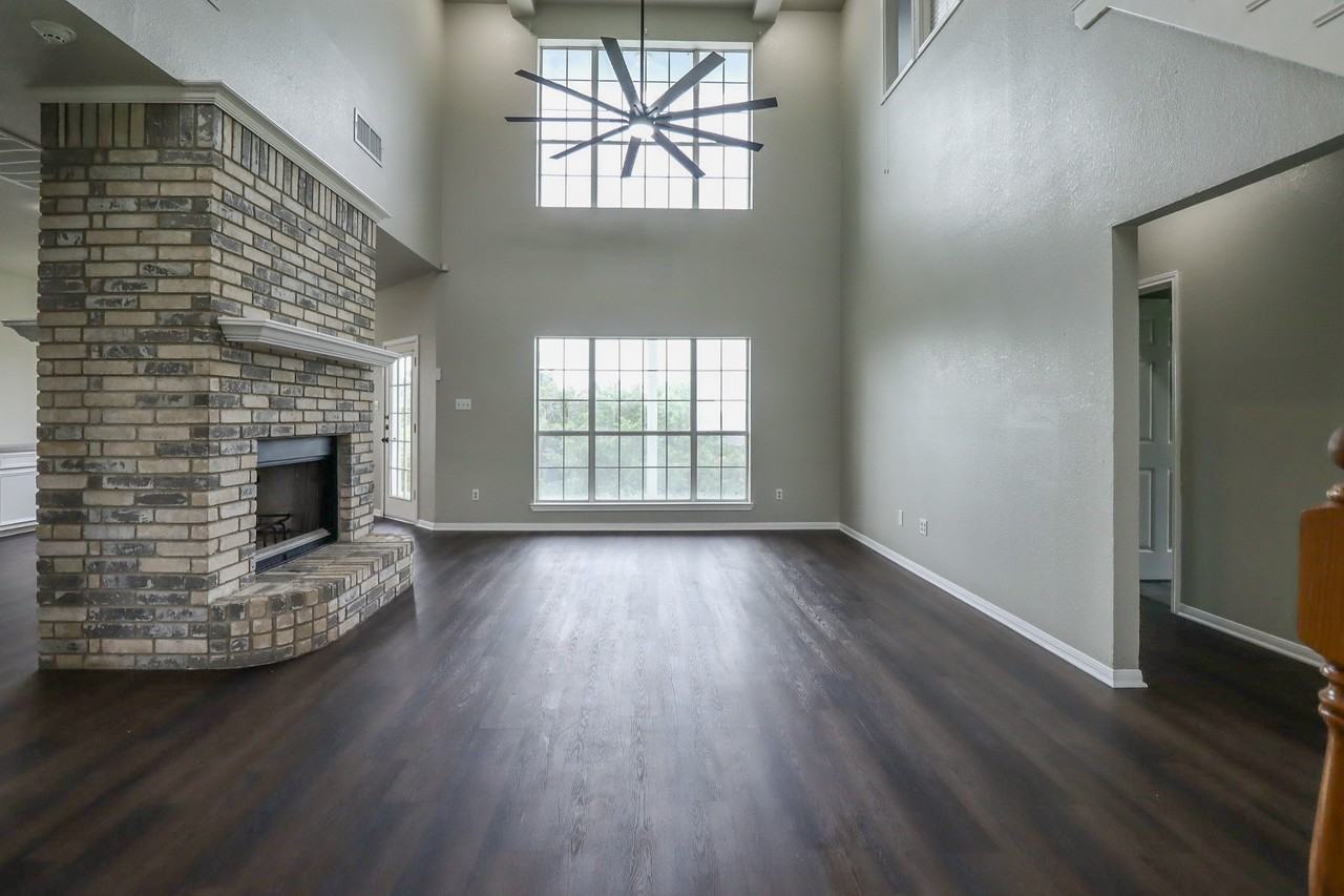 1810 Mesa Oaks Cir #1 - Photo 5 of 38