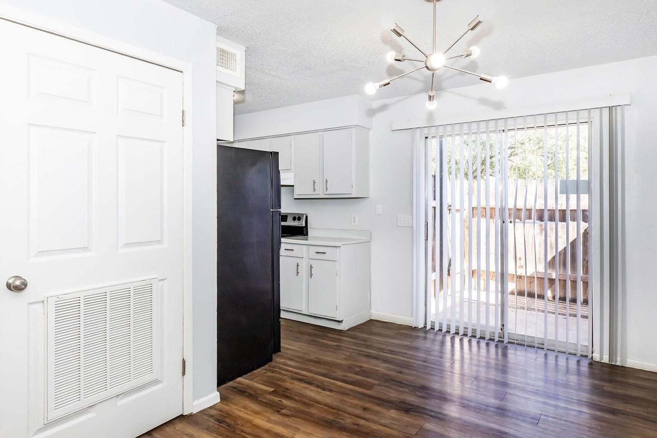 1600 Tamarack Ave #15 - Photo 5 of 18