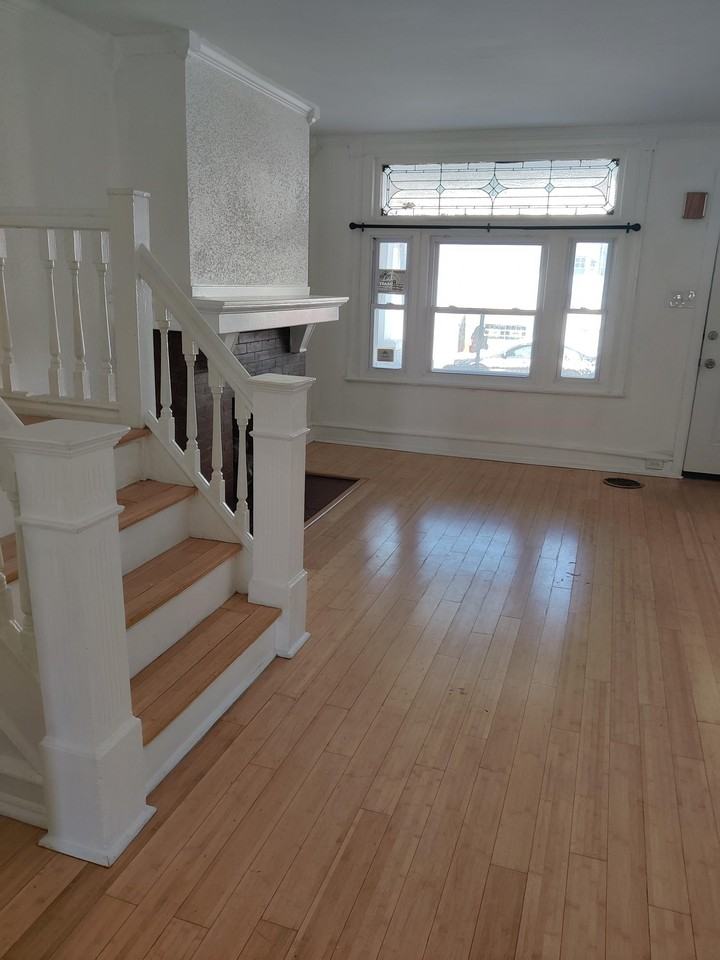 5524 Locust St #1 - Photo 3 of 19