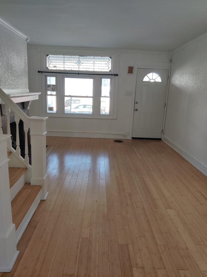 5524 Locust St #1 - Photo 4 of 19