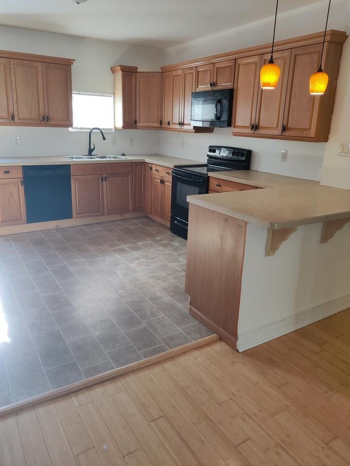 5524 Locust St #1 - Photo 7 of 19