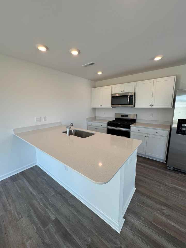 11 Red Clover Dr #1 - Photo 4 of 23