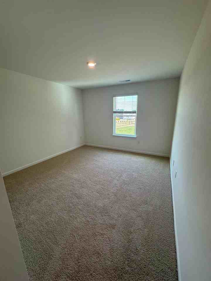 11 Red Clover Dr #1 - Photo 7 of 23