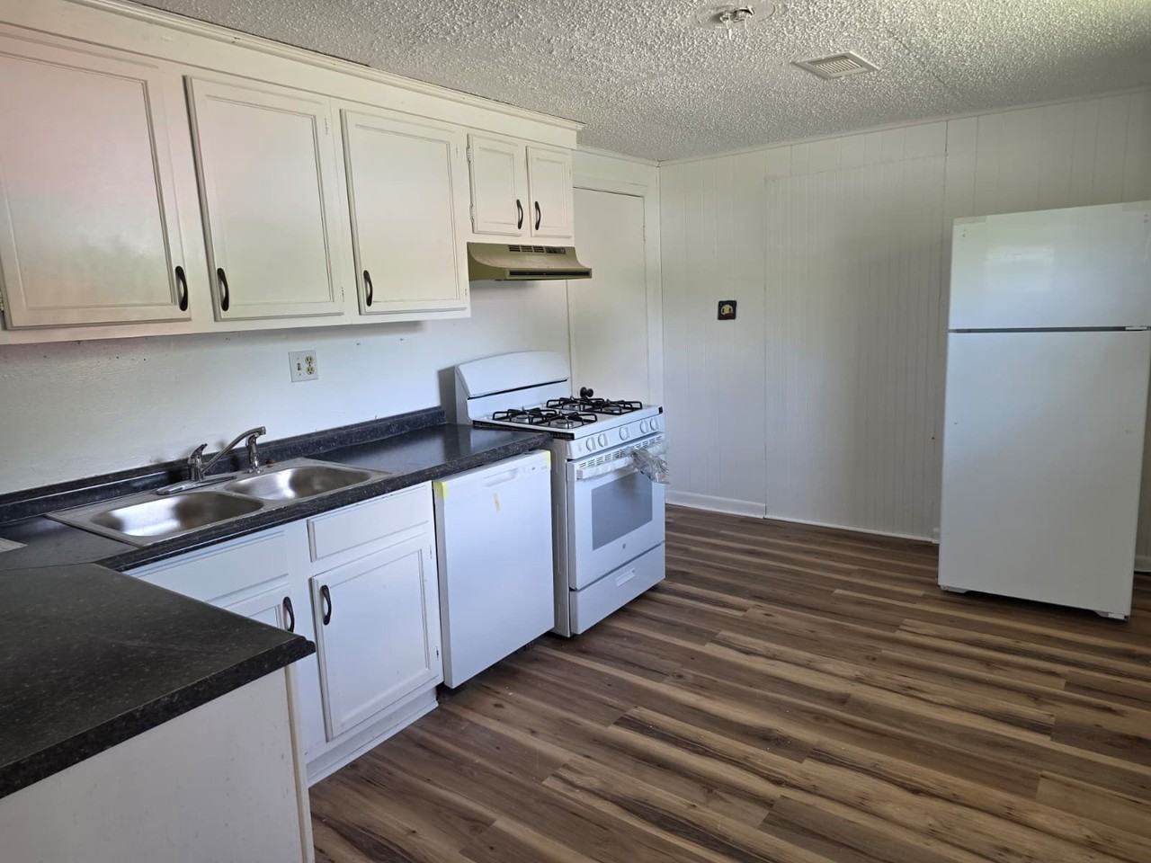 1129 Woodward Ave #1 - Photo 3 of 9