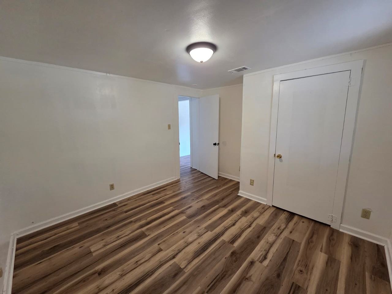 1129 Woodward Ave #1 - Photo 4 of 9