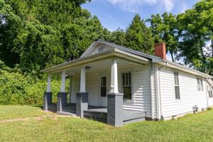 featured image of 115 E Parker Rd #1