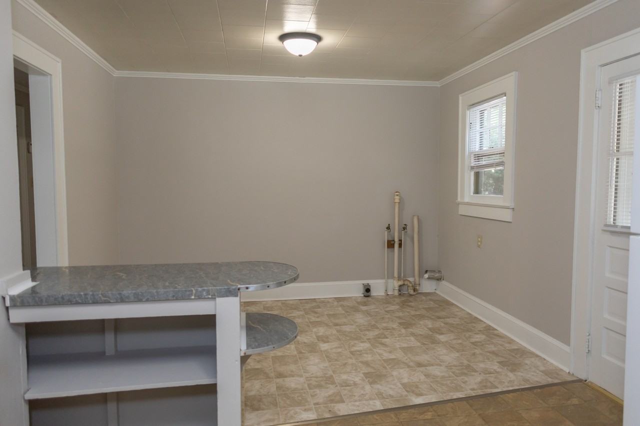 204 Glendale St #1 - Photo 3 of 9