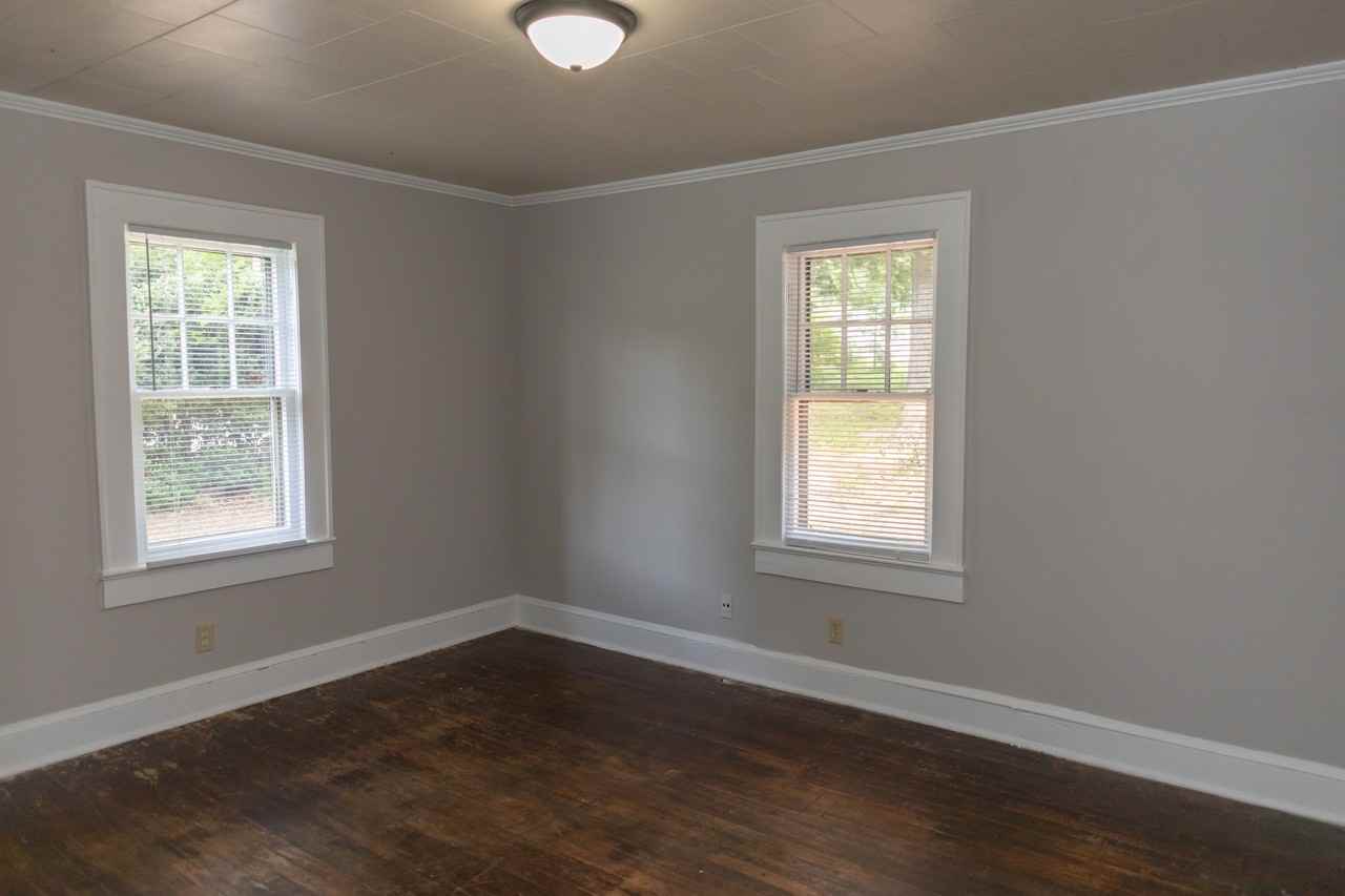 204 Glendale St #1 - Photo 6 of 9