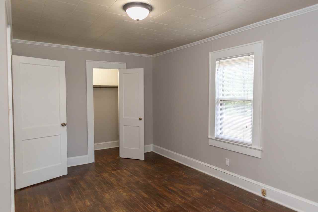 204 Glendale St #1 - Photo 7 of 9