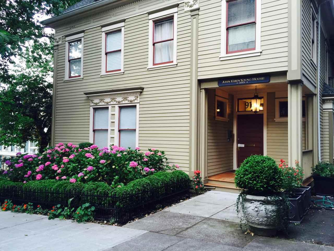 916 Sw King Ave #103 - Photo 5 of 8