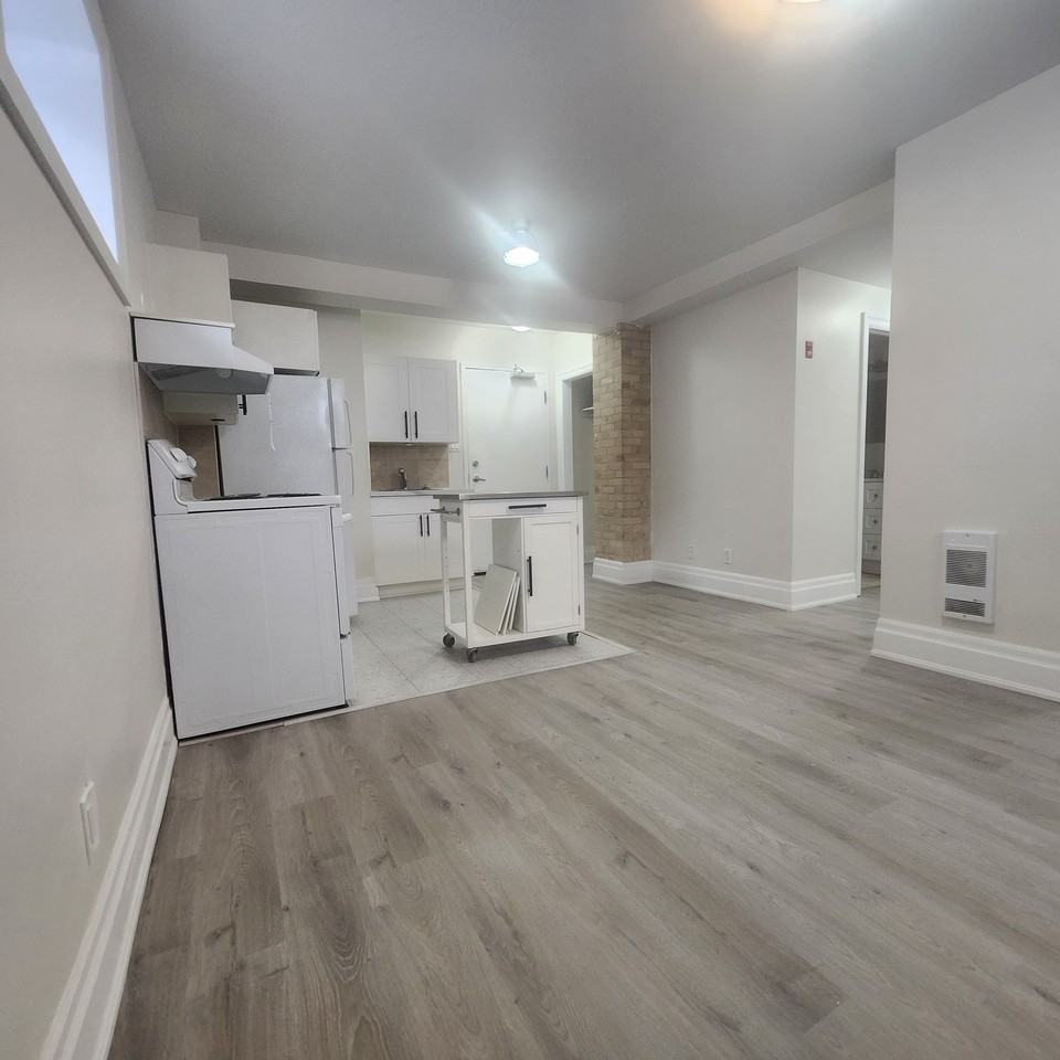 544 Mcdonnel St #2 - Photo 2 of 10