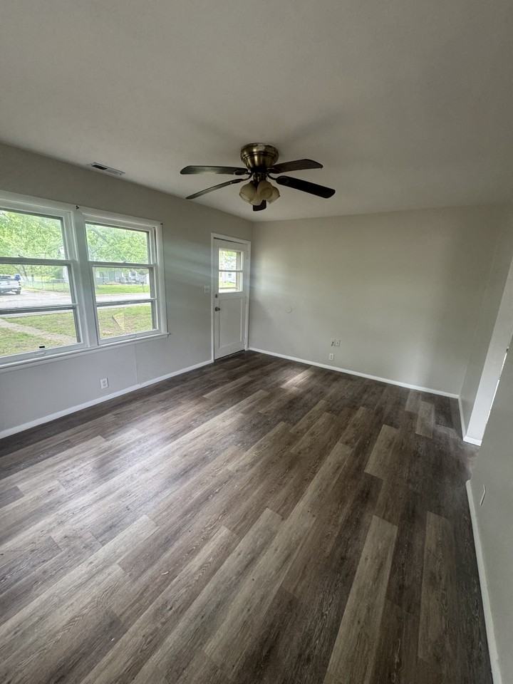 3401 Se Ohio Ave #1 - Photo 2 of 7