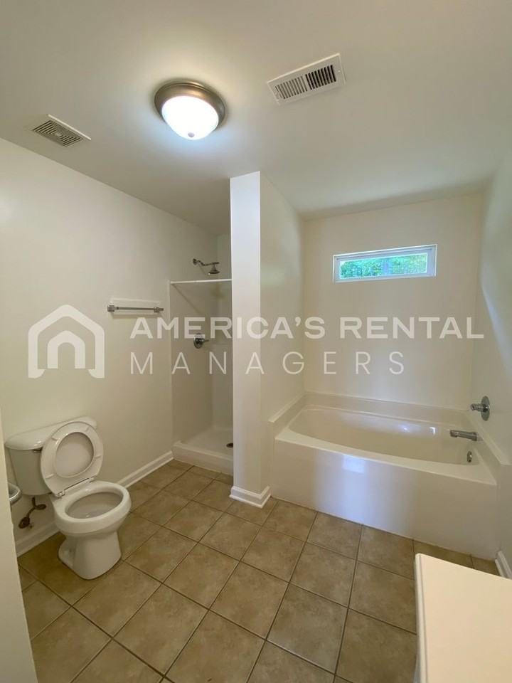 21880 Eastern Valley Rd - Photo 6 of 25