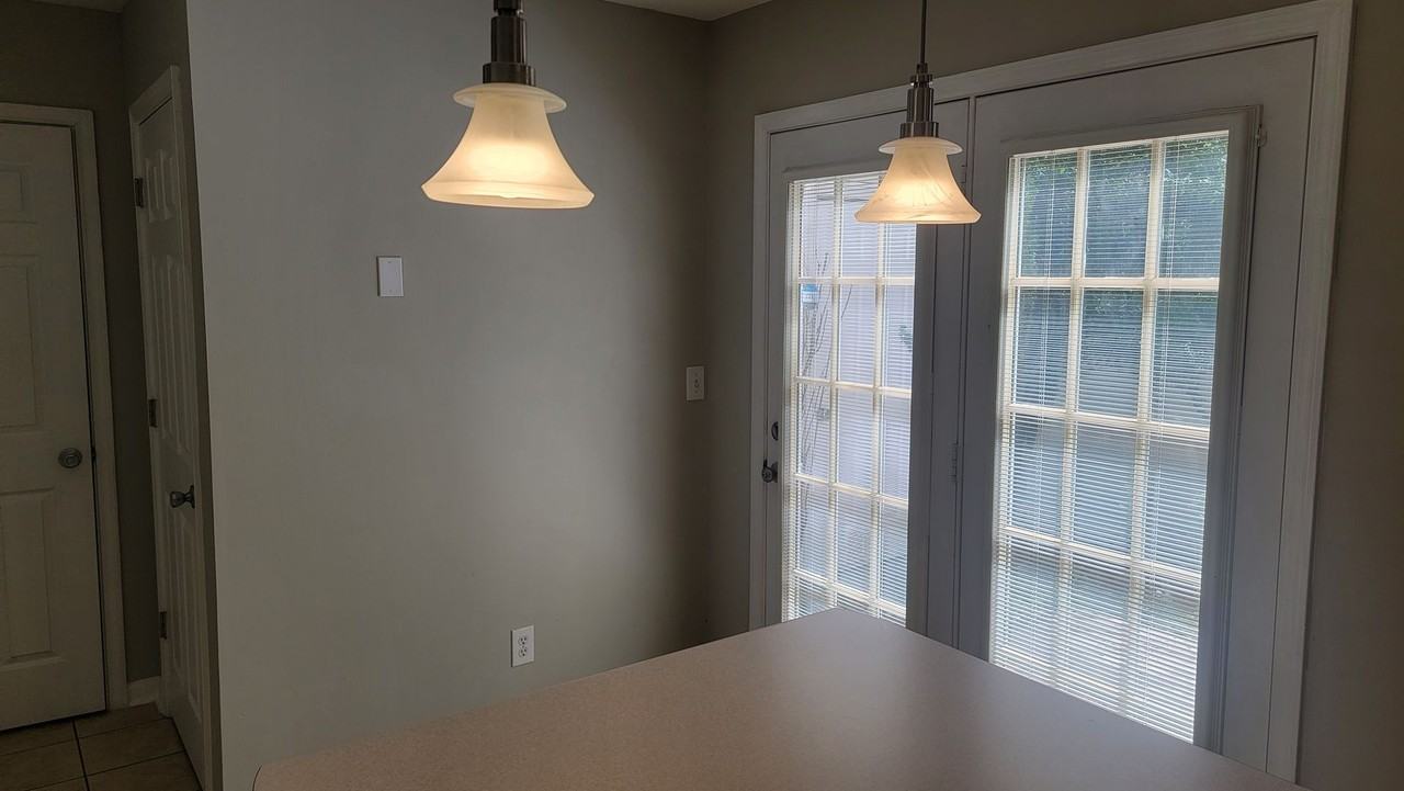 224 Butler Pl - Photo 4 of 10