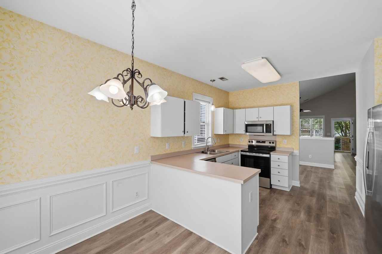 11355 Deer Ridge Ln - Photo 3 of 31
