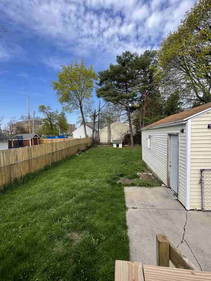 2528 Forest Ave #1 - Photo 4 of 26