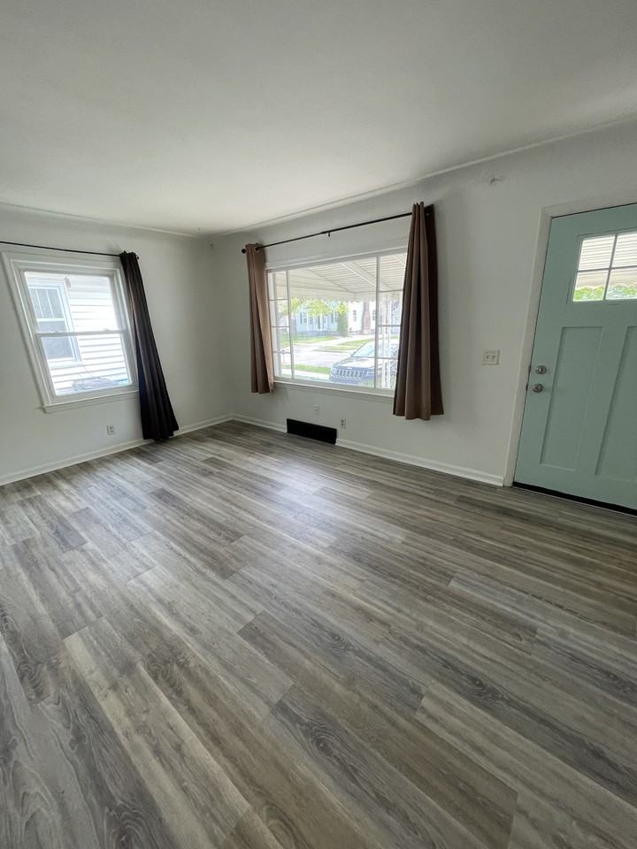 2528 Forest Ave #1 - Photo 7 of 26